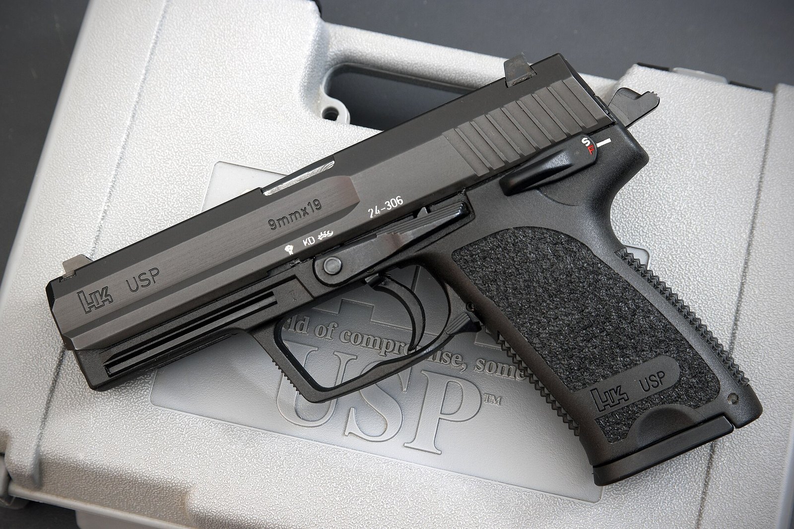 Figure 7 — The first-year Heckler & Koch USP in 9 mm, the pistol family the Mk 23 was developed alongside. The OHWS pistol is larger in every dimension, and its frame grooves, controls and barrel differ (Volu…