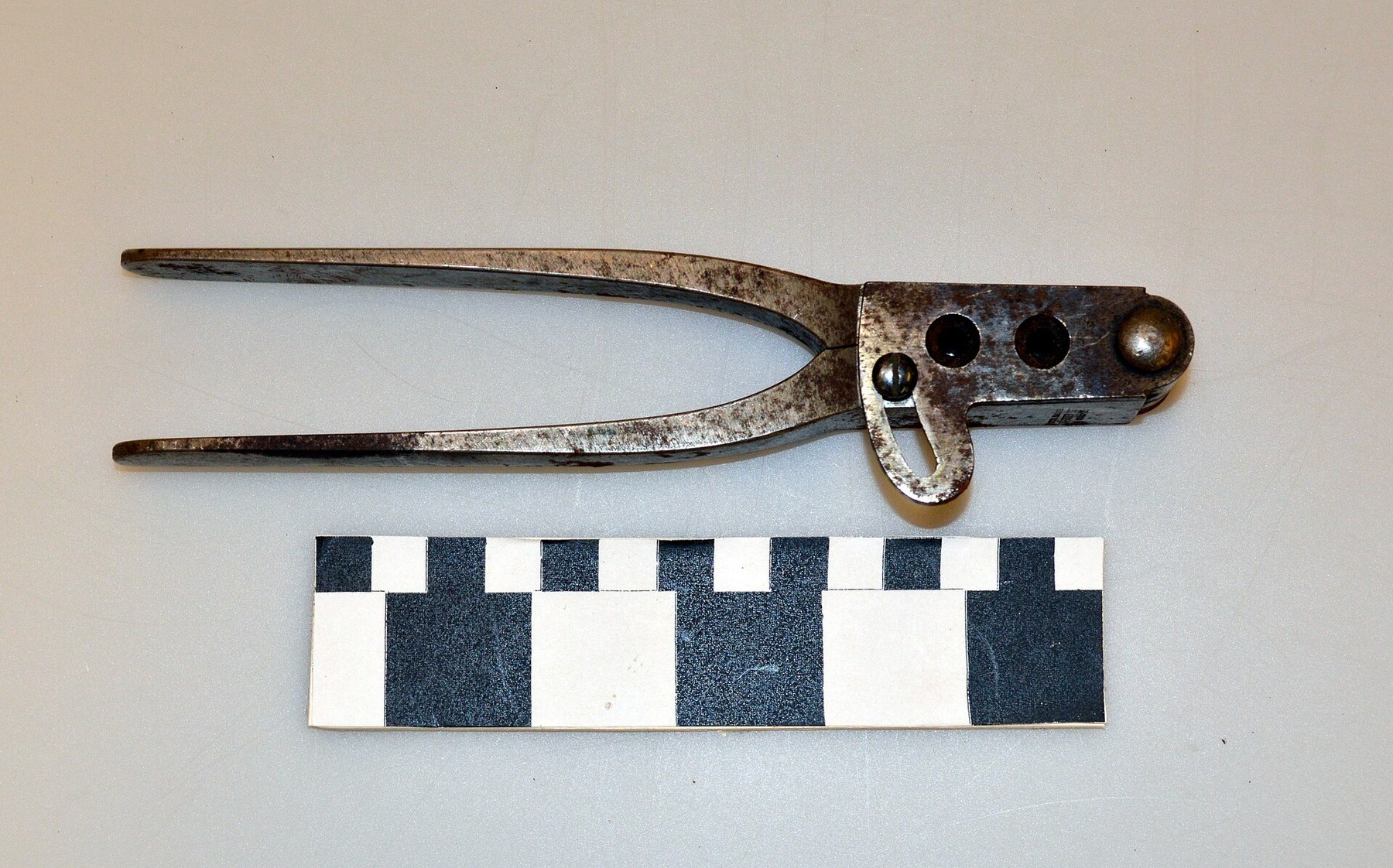 Figure 7 — A two-cavity round-ball mould. The reproduction's .454 in ball and .27 in buckshot are standard sizes. Photograph, public domain.