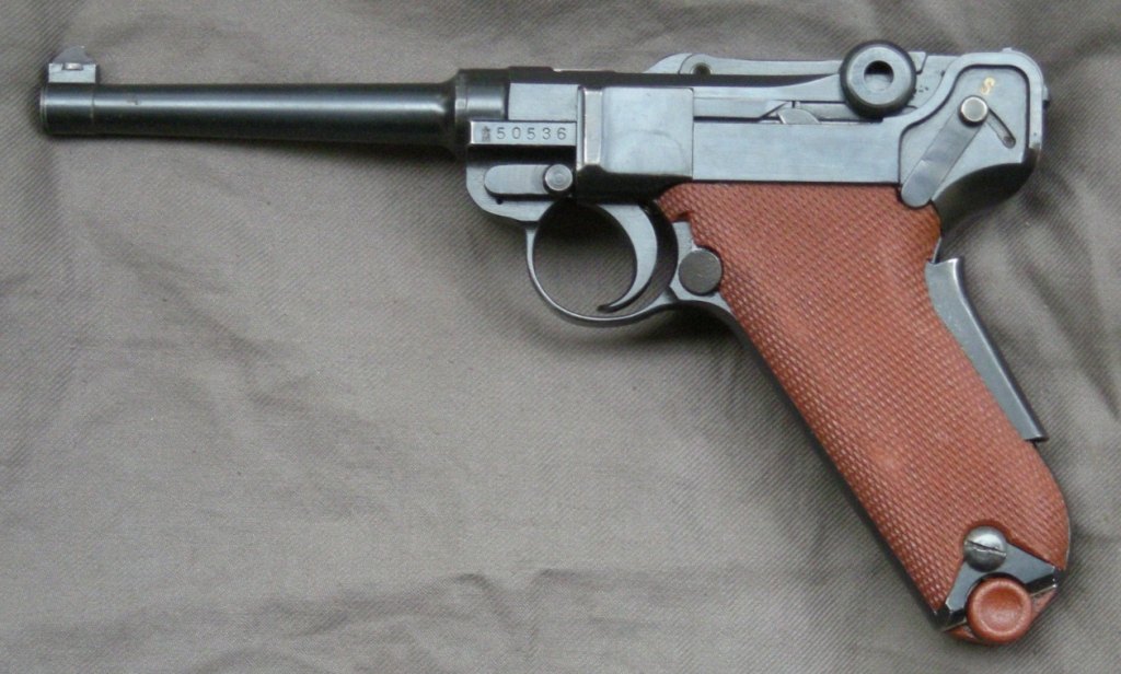 Figure 4 — A Swiss Model 1906/29 made at Bern in 1933, photographed by Hmaag. The straight front strap of the grip is the quickest Bern tell; the grip safety in the back strap is kept, as it was on every Swis…