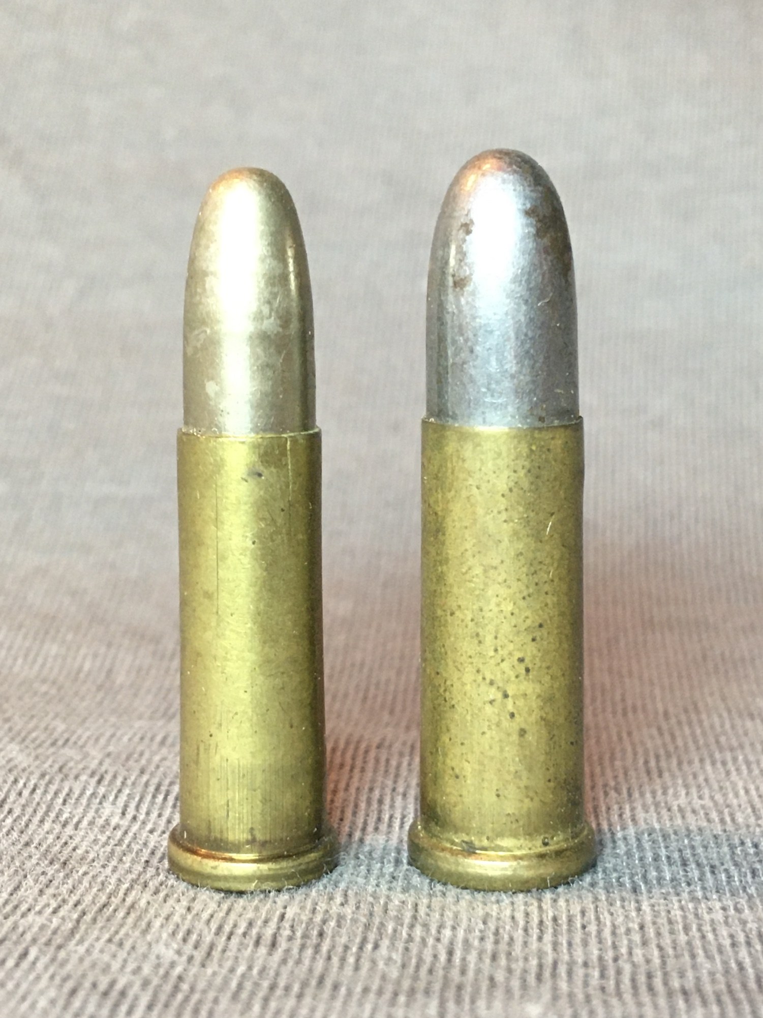 Figure 4 — Austrian 6.5 mm and 7.6 mm Mannlicher M1894 pistol cartridges, both rimmed. Photograph: Costas-1963, CC BY-SA 4.0, via Wikimedia Commons.