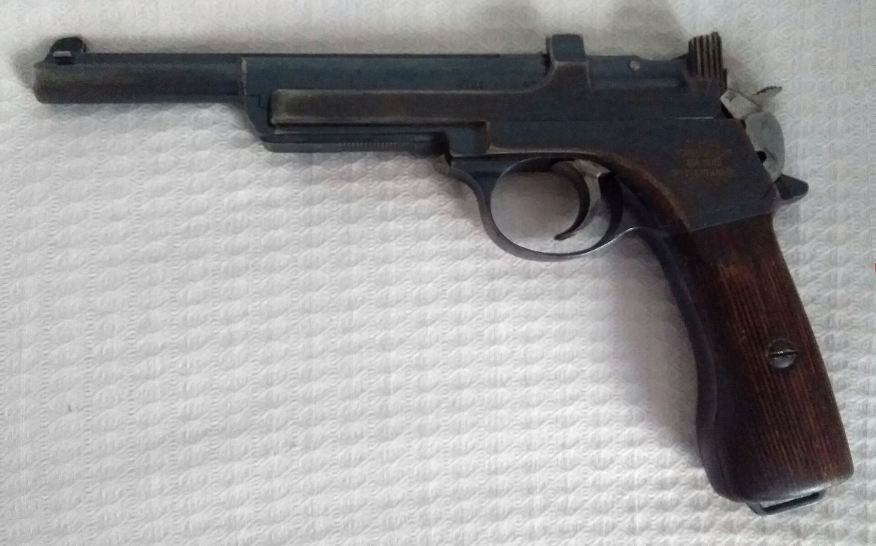 Figure 5 — A second M1905, left side, with the long grip. Photograph: Arpatt, CC BY-SA 4.0, via Wikimedia Commons.
