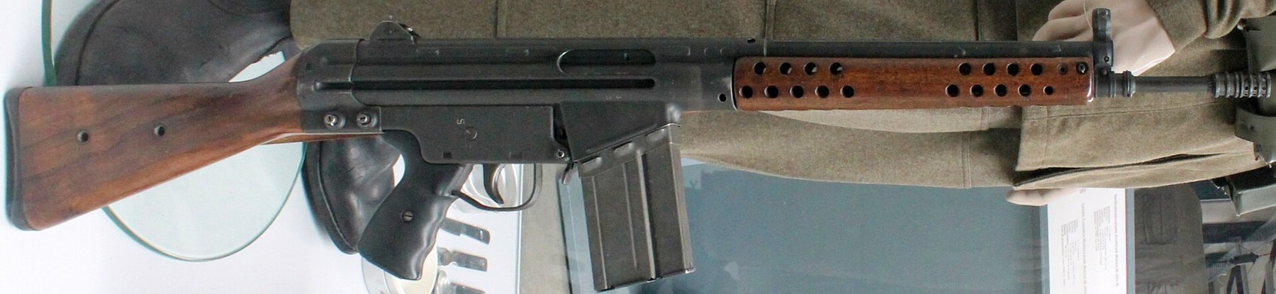 Figure 10 — A G3 on display at the Munster tank museum, left side, with the slim plastic handguard.