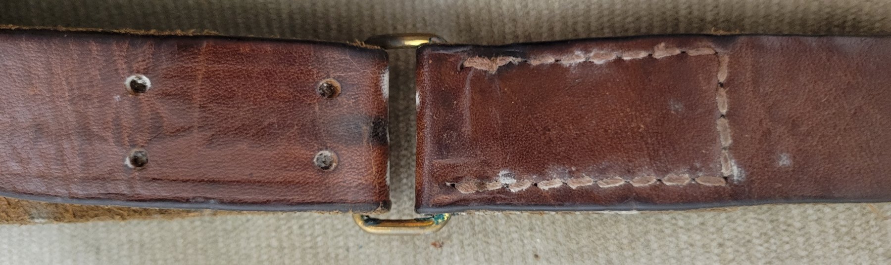 Figure 5 — The keeper and D-ring on the reproduction sling of Springfield 2450021.