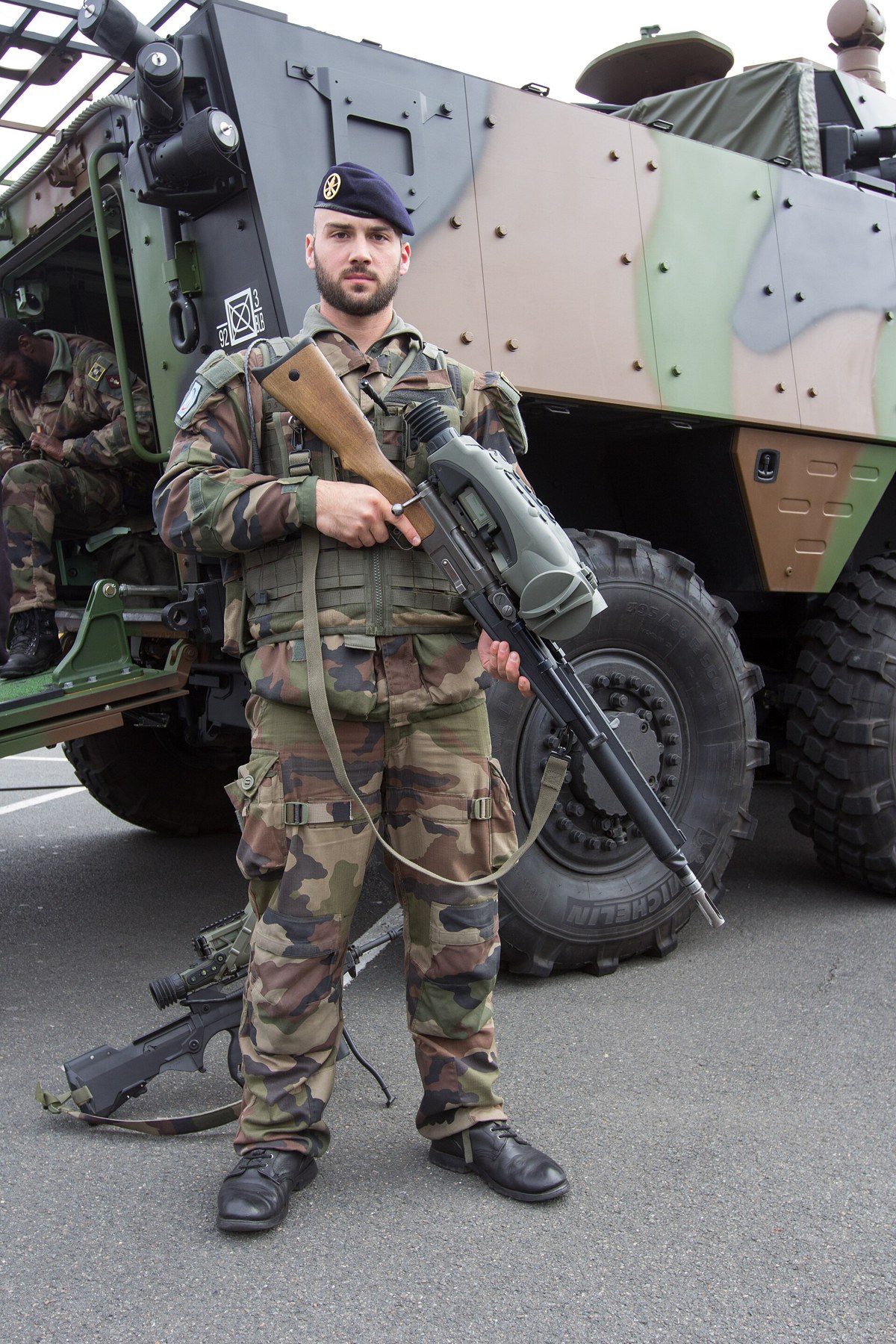 Figure 6 — A soldier of the 92e régiment d'infanterie with an FR-F2 fitted with a thermal sight, at the Villabé display, October 2014. Photograph by Poudou99, CC BY-SA 3.0, via Wikimedia Commons.