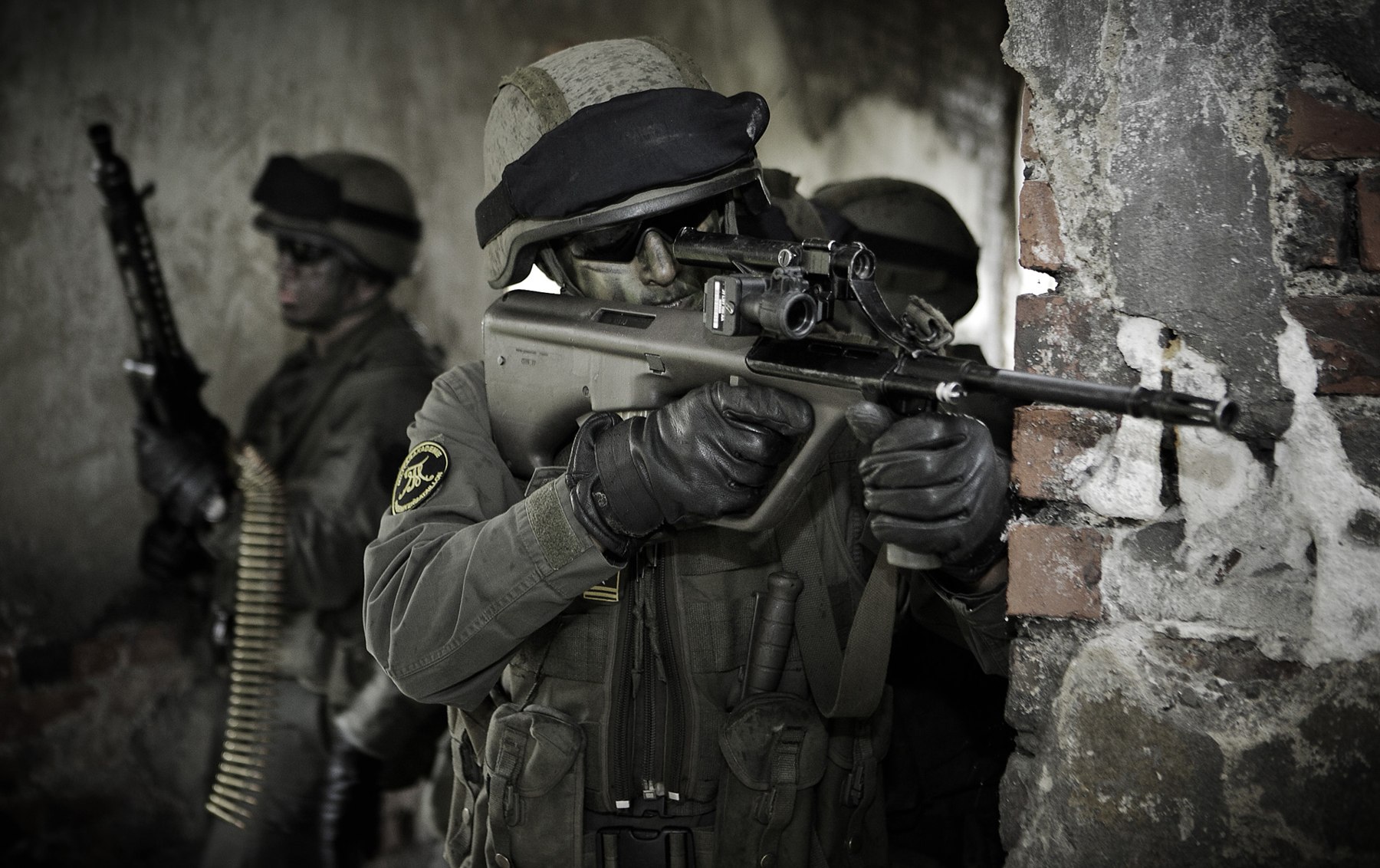 Figure 6 — An Austrian rifleman in 2015 with a railed StG 77 carrying modern optics. Photograph: Bundesheer, CC BY-SA 2.0.