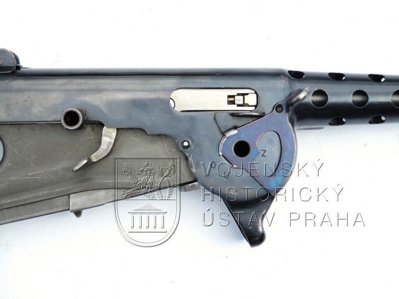 Figure 10 — The latch lever on the infantry gun, right side, set at Z. The upper and lower pressings meet along the line behind it. Photograph © VHU Praha, from Skramoušský (2018).